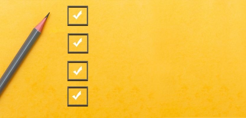 Illustration of common lead magnet formats including a checklist